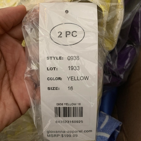 Women’s 2pc suit - Picture 3 of 3